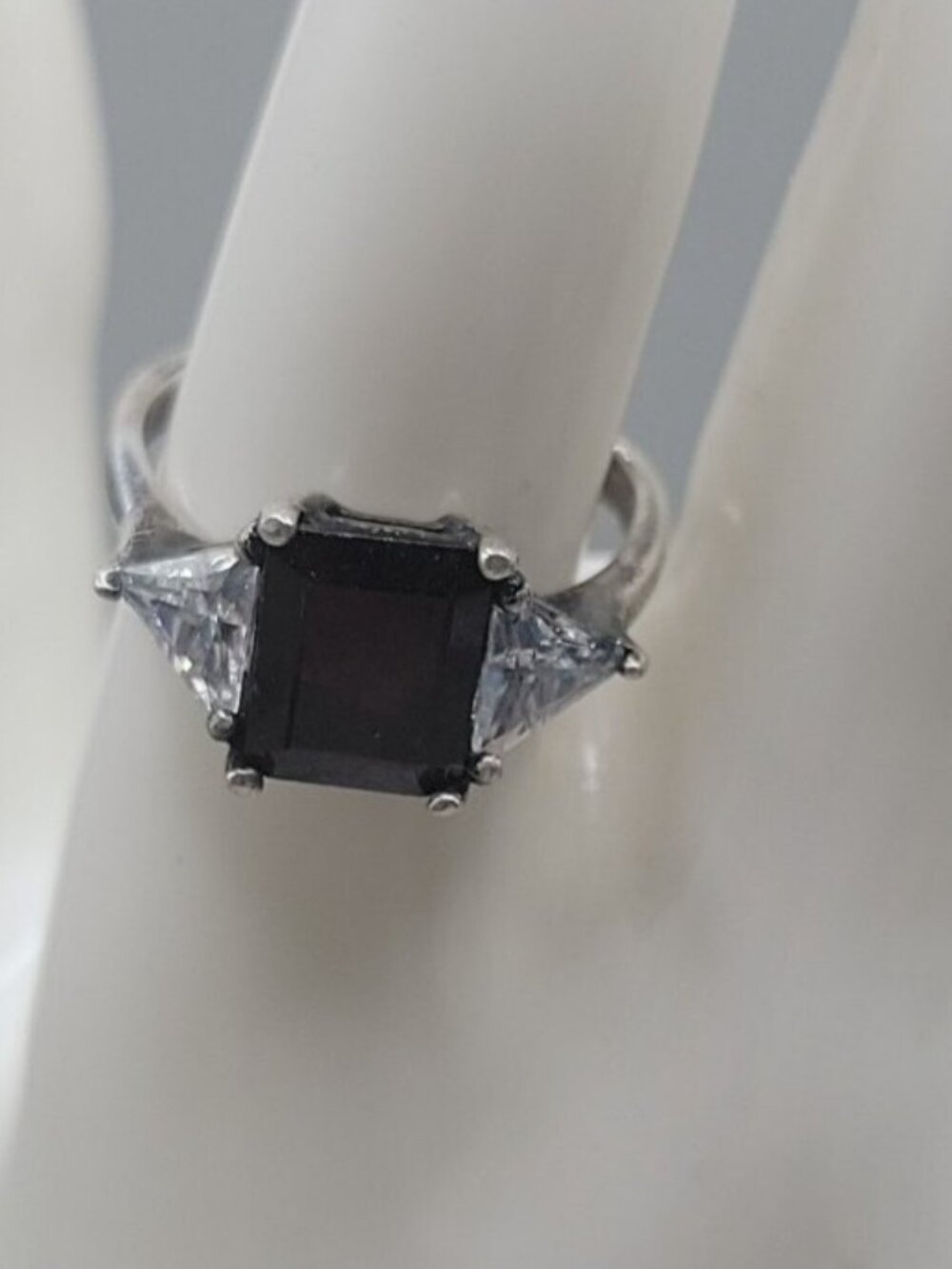 JC Sipes Sterling Silver Pyrope Garnet Ring Trillion Cut Cubic Zirconia SZ 9 - Picture 4 of 15